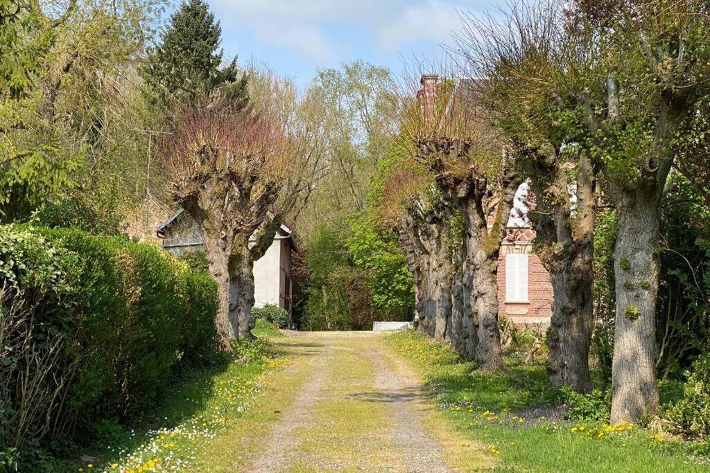 Uw Eigen Boerderij Bij Le Moulin De La Place Hargicourt Exterior foto
